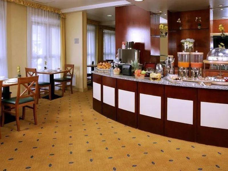 Citadines Montmartre Paris Aparthotel 3*,  France