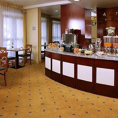 Citadines Montmartre Paris Aparthotel 3*,